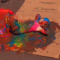 Roberta | 6 anos | As crianças vão se apaixonar montando, pintando e soltando a imaginação. | Produto: <a href="https://loja.euamopapelao.com.br/brinquedos-grandes/castelo" target="_blank">Castelo</a>